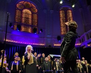 senioren popkoor lust for life solo van hetty tijdens een optreden in paradiso i feel good v2